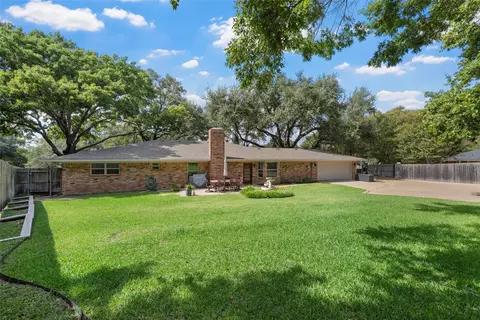 Exterior - 3733 Laguna Vista Dr, Waco, TX 76708 photo 7 of 10