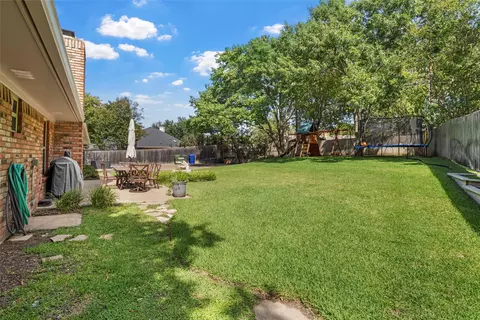 Exterior - 3733 Laguna Vista Dr, Waco, TX 76708 photo 6 of 10