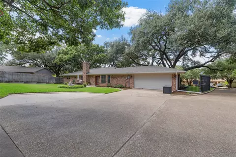 Exterior - 3733 Laguna Vista Dr, Waco, TX 76708 photo 9 of 10