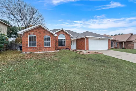 2327 Cromwell Dr, Arlington, TX 76018