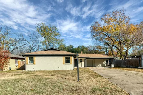 5009 Roxie St, Haltom City, TX 76117