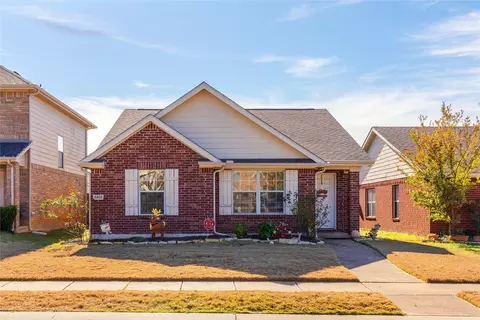 8818 Stewart St, Cross Roads, TX 76227