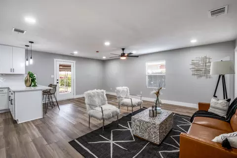 13421 Glenside Dr, Farmers Branch, TX 75234
