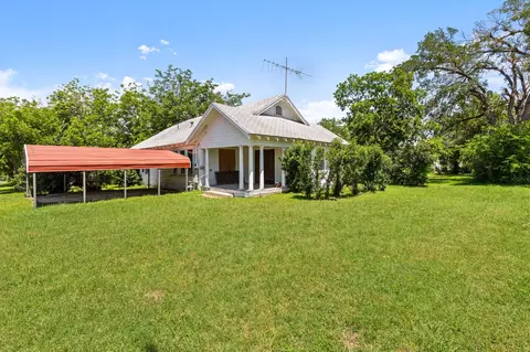 801 N Harrison St, West, TX 76691
