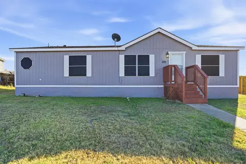 1507 Smooth Stone Dr, Cleburne, TX 76033