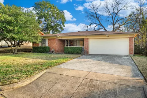 1108 Paula Dr, Arlington, TX 76012