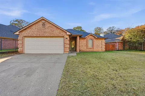 4912 Arborgate Dr, Arlington, TX 76017