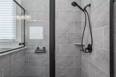 Bath - 1684 Pegasus Dr, Forney, TX 75126 photo 4 of 6