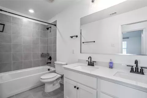Bath - 1684 Pegasus Dr, Forney, TX 75126 photo 6 of 6