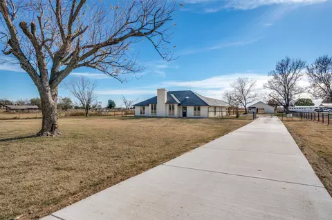 10422 Strittmatter Rd, Pilot Point, TX 76258
