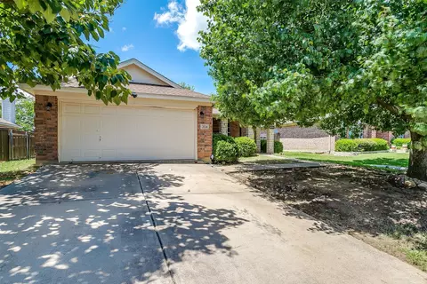 304 Limestone Dr, Alvarado, TX 76009