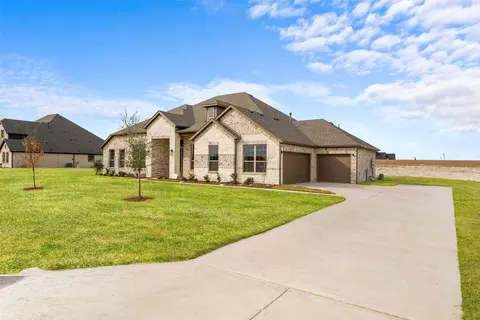 144 Lila Lake Dr, Waxahachie, TX 75165