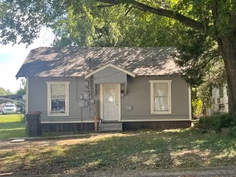 2032 E 2044 2054 E Price St #2044, Paris, TX 75460