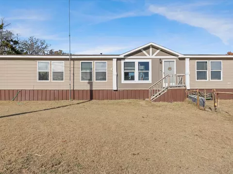 2722 Denver Rd, Sunset, TX 76270