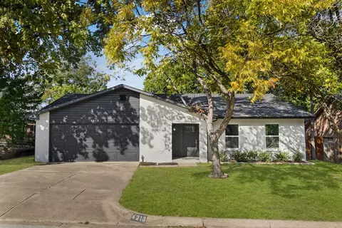 4213 Huckleberry Dr, Fort Worth, TX 76137