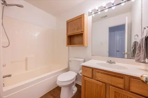 Bath - 1309 Mcanear Ct, Cleburne, TX 76033 photo 1 of 4
