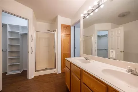 Bath - 1309 Mcanear Ct, Cleburne, TX 76033 photo 4 of 4