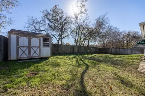 Exterior - 1309 Mcanear Ct, Cleburne, TX 76033 photo 2 of 5