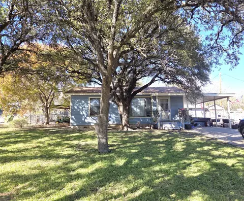 200 Hill Top Rd, Glen Rose, TX 76043