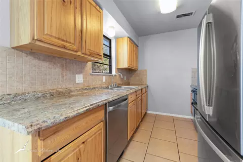 Kitchen - 5802 Chachalaca Ln, Abilene, TX 79605 photo 2 of 4