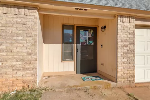 Exterior - 5802 Chachalaca Ln, Abilene, TX 79605 photo 4 of 7