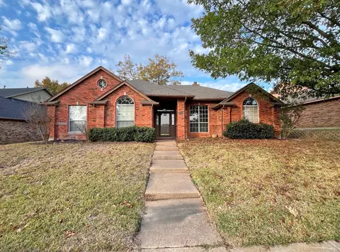 1513 Columbus Dr, Rowlett, TX 75089