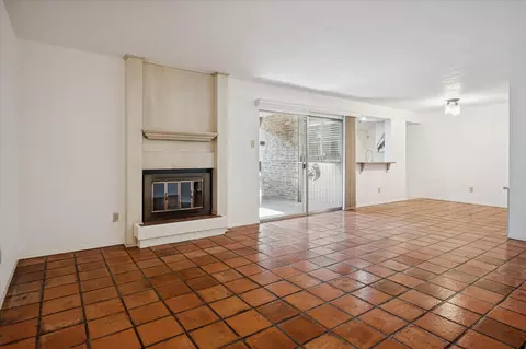 5148 Amesbury Dr #121, Dallas, TX 75206