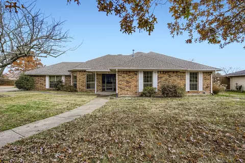 10405 Woodland Dr, Greenville, TX 75402