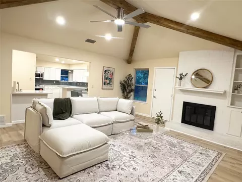 6513 Circleview Dr, North Richland Hills, TX 76180
