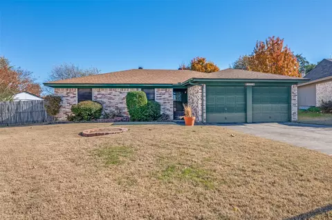 755 Tumbleweed Ct, Fort Worth, TX 76108