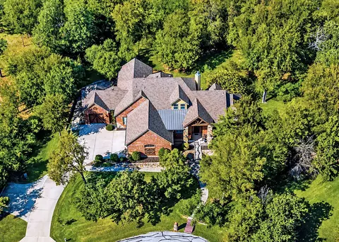 1900 Oak View Ct, Cross Roads, TX 76227