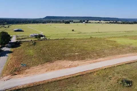 11 Kenzi Dr, Mineral Wells, TX 76067