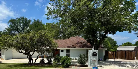 108 Bob White Ave, Weatherford, TX 76086