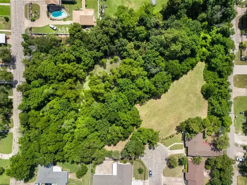 1 Ott Cir, Cockrell Hill, TX 75211