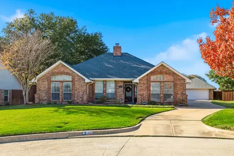 5300 Huntington Ct, Colleyville, TX 76034