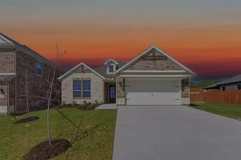 549 Waterford Park Blvd, Weatherford, TX 76087