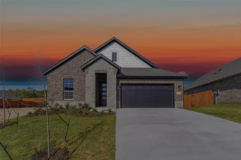 557 Waterford Park Blvd, Weatherford, TX 76087