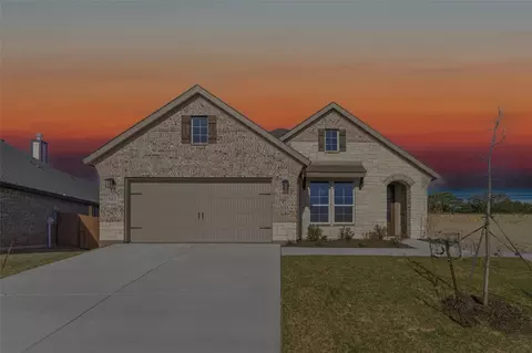 561 Waterford Park Blvd, Weatherford, TX 76087