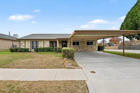 5900 Nanci Dr, Watauga, TX 76148