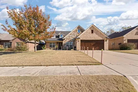 3137 Shoreline Dr, Burleson, TX 76028