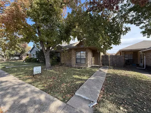 1120 Old Barn Ln, Mesquite, TX 75149