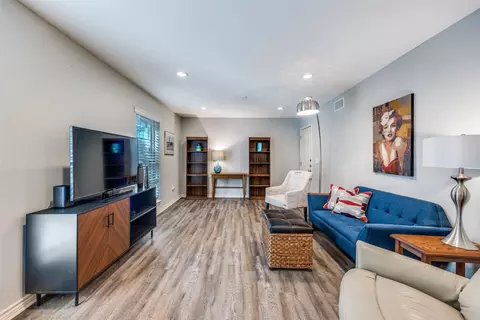 5326 Fleetwood Oaks Ave #147, Dallas, TX 75235