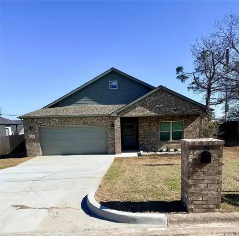 1403 Jefferson St, Bowie, TX 76230