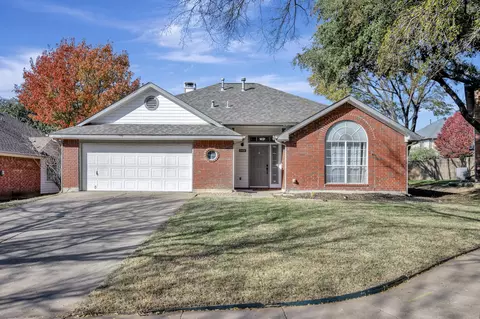 5405 Glacier Ct, Fort Worth, TX 76137