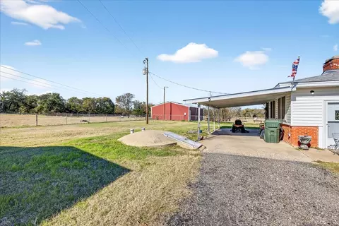 Exterior - 300 County Road 2100 Rd, Seven Points, TX 75143 photo 6 of 6