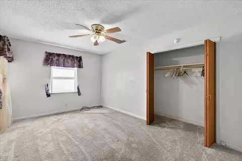 Bedroom - 300 County Road 2100 Rd, Seven Points, TX 75143 photo 1 of 3
