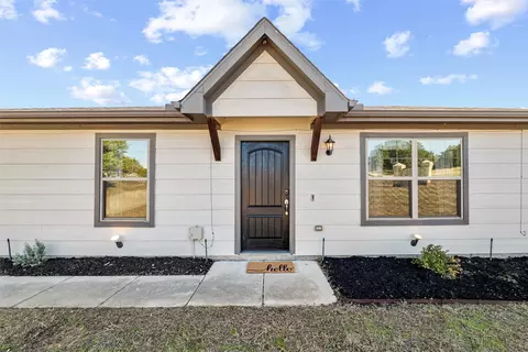 144 Emerald Dr, Weatherford, TX 76087