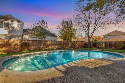 317 N Beltwoods Dr, Desoto, TX 75115