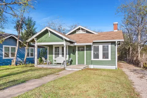 Exterior - 2015 Windsor Ave, Waco, TX 76708 photo 7 of 8