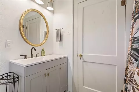 Bath - 2015 Windsor Ave, Waco, TX 76708 photo 1 of 3